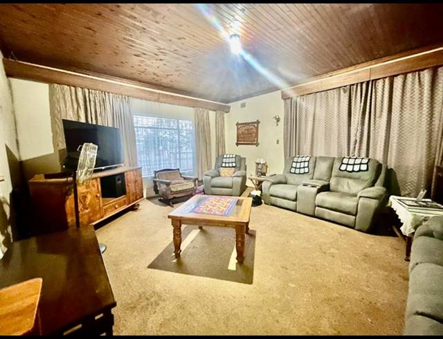 3 BEDROOM HOUSE FOR SALE IN VANDERBIJLPARK CE 1